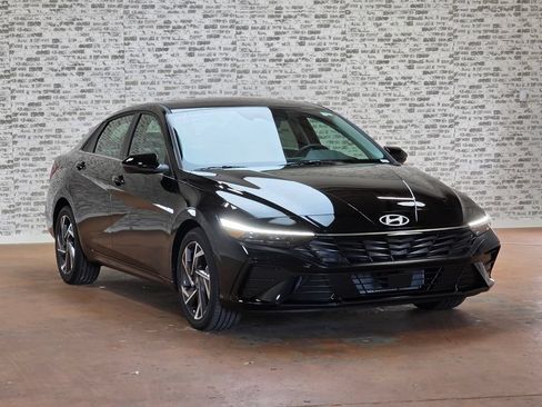 New 2026 Hyundai Elantra Limited FWD image 1