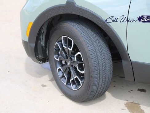 Used 2024 Hyundai Santa Cruz SE AWD/4WD image 9