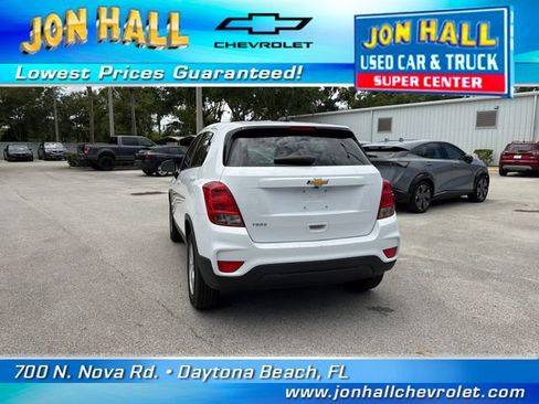 Used 2021 Chevrolet Trax LS FWD image 7