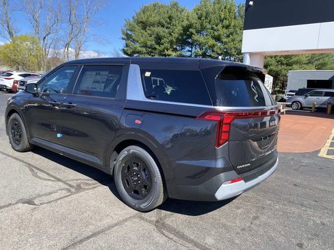 New 2026 Kia Carnival FWD image 3