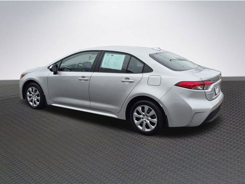 Used 2026 Toyota Corolla LE image 5