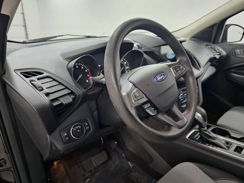 Used 2018 Ford Escape SE w/ SE Sync 3 Package FWD image 10