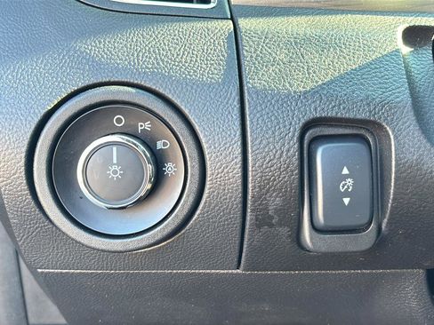 Used 2013 Ford Taurus SEL image 45