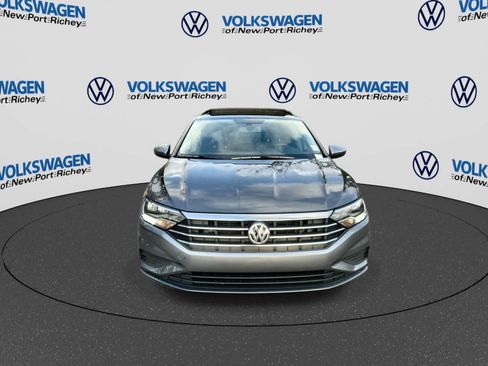 Used 2020 Volkswagen Jetta SE w/ SE Cold Weather Package FWD image 9