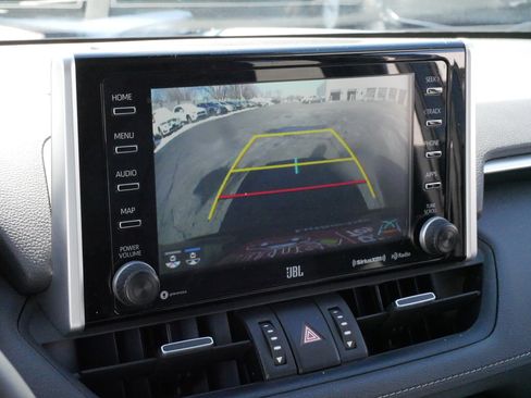 Used 2021 Toyota RAV4 XLE Premium image 28