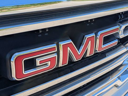 Used 2020 GMC Sierra 1500 SLT RWD image 10