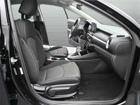 Used 2023 Kia Forte LXS image 11