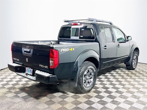 Used 2020 Nissan Frontier PRO-4X image 8