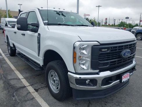 Certified 2025 Ford F250 XL w/ XL Chrome Package AWD/4WD image 2