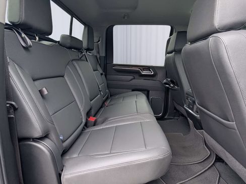 Certified 2025 GMC Sierra 2500 SLT w/ SLT Premium Package image 12