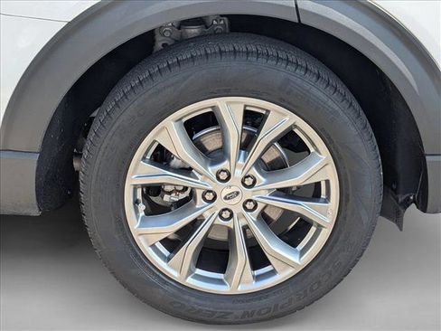 Used 2022 Ford Explorer XLT w/ Equipment Group 202A image 9