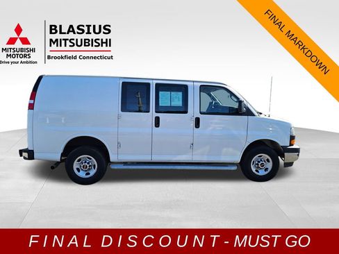 Used 2023 GMC Savana 2500 w/ Driver Convenience Package image 5