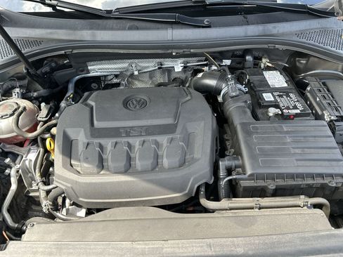 Used 2023 Volkswagen Tiguan SE FWD image 17