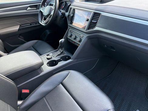 Used 2021 Volkswagen Atlas SE image 14