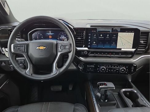 Used 2025 Chevrolet Silverado 1500 High Country AWD/4WD image 13