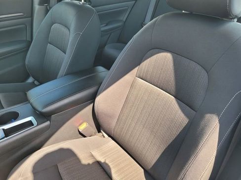 Certified 2025 Nissan Altima 2.5 S FWD image 13