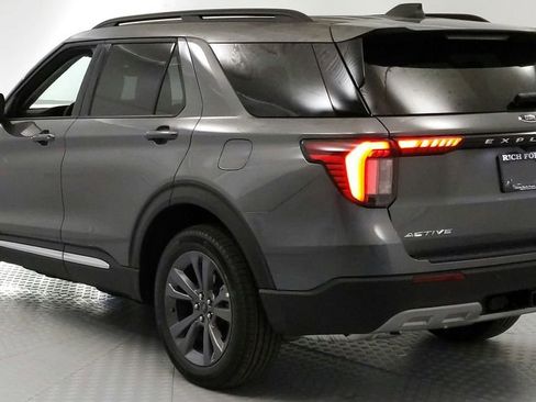 New 2025 Ford Explorer Active w/ Active Comfort Package image 5