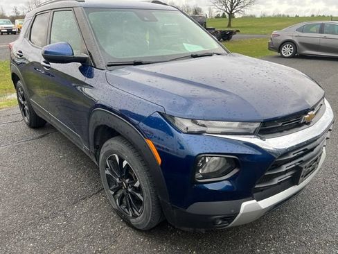 Used 2022 Chevrolet TrailBlazer LT w/ Driver Confidence Package AWD/4WD image 2
