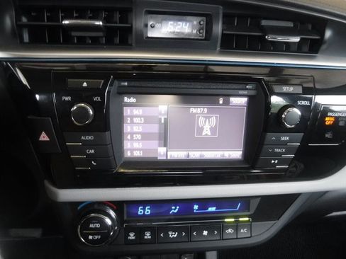 Used 2014 Toyota Corolla LE image 35