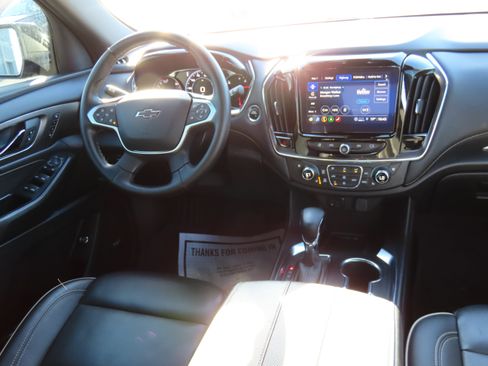 Used 2023 Chevrolet Traverse Premier w/ Redline Edition image 16