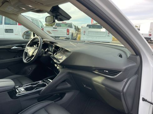 Used 2023 Buick Envision Essence image 31