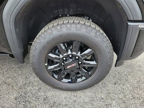 New 2026 GMC Sierra 2500 AT4 w/ AT4 Premium Plus Package image 6