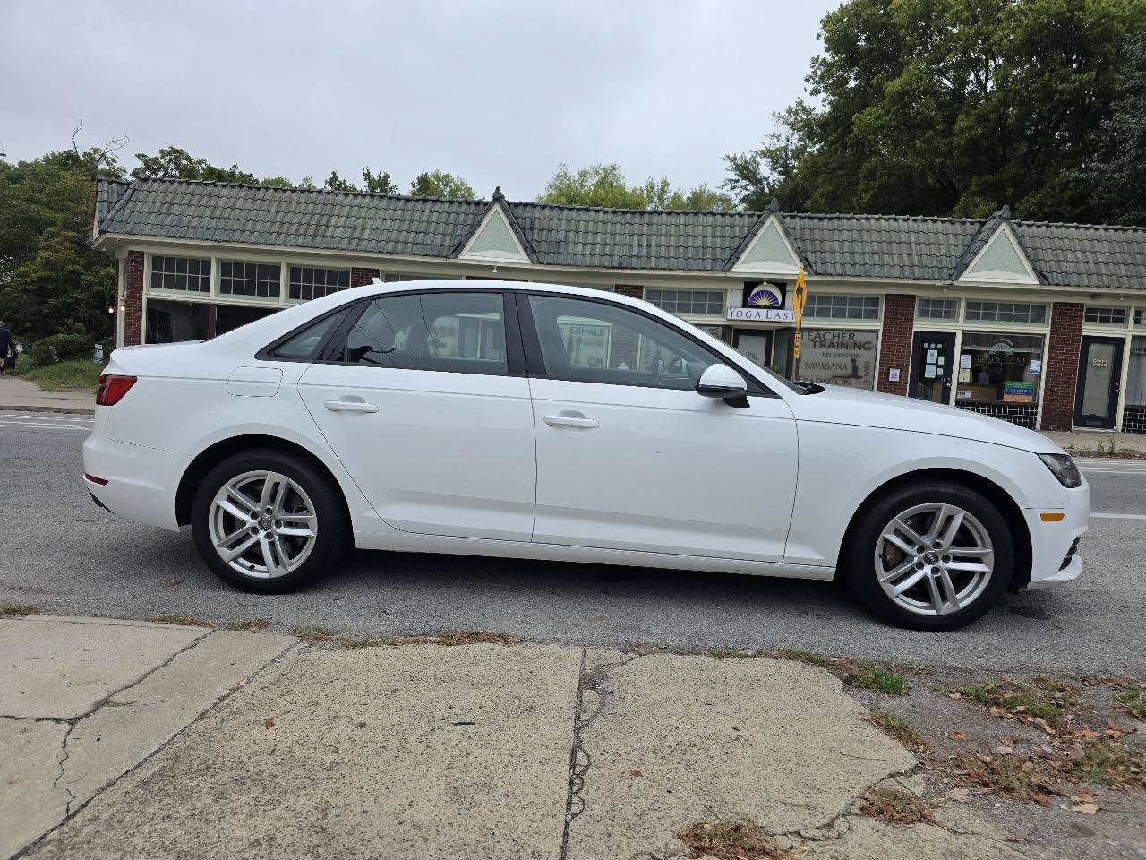 Used 2017 Audi A4 2.0T Premium AWD/4WD image 6