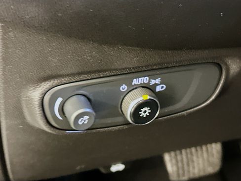 Used 2021 Chevrolet Equinox LT w/ LPO, Cargo Package image 17