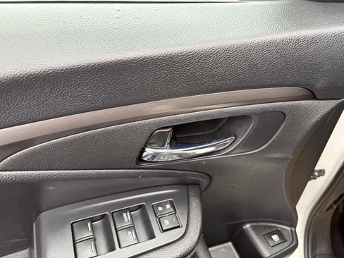 Used 2019 Honda Pilot LX image 16