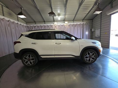 Used 2022 Kia Seltos SX w/ Sunroof Package AWD/4WD image 9