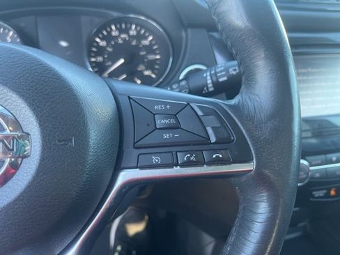 Used 2017 Nissan Rogue SL w/ SL Premium Package image 15