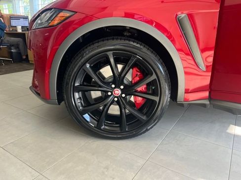 Used 2019 Jaguar F-PACE SVR image 27