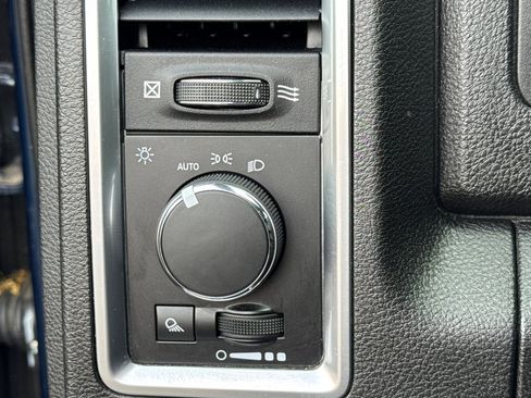 Used 2022 RAM 1500 Classic SLT image 41