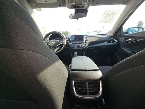Used 2025 Chevrolet Malibu LT FWD image 23