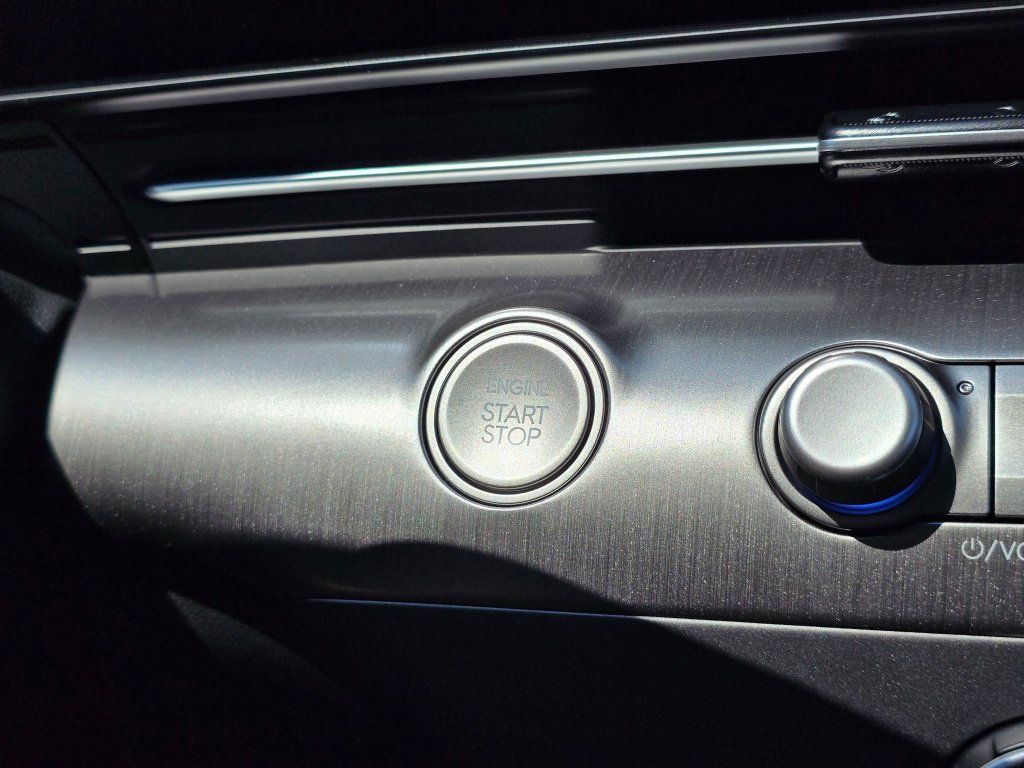 New 2027 Hyundai Kona SE AWD/4WD image 28