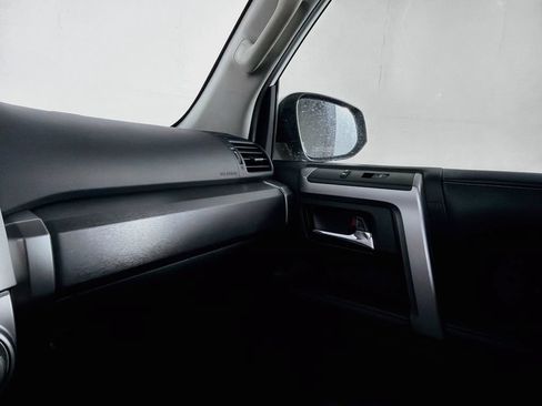 Used 2021 Toyota 4Runner SR5 Premium w/ Moonroof Package RWD image 38