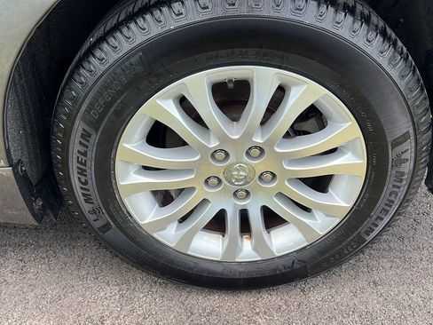 Used 2017 Toyota Sienna XLE Premium image 42