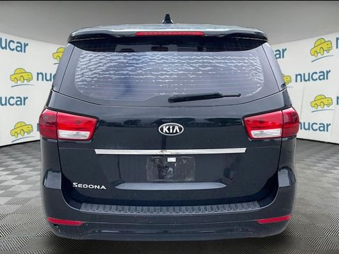 Used 2017 Kia Sedona L FWD image 3
