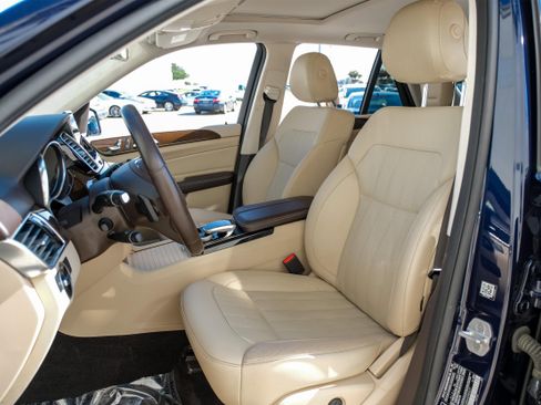 Used 2017 Mercedes-Benz GLE 350 w/ Premium 1 Package image 32