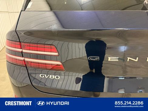 Used 2024 Genesis GV80 2.5T w/ Prestige Package AWD/4WD image 18