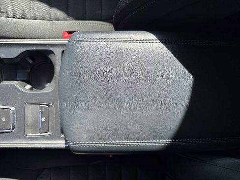 Used 2022 Ford Edge SE image 27