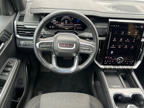 Used 2025 GMC Acadia Elevation image 16