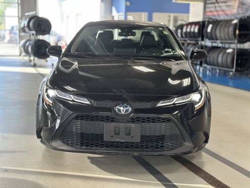 Used 2022 Toyota Corolla LE w/ Premium Interior Package FWD image 2