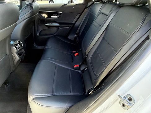 Used 2024 Mercedes-Benz GLC 300 image 31