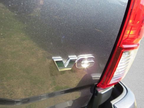 Used 2022 Toyota Tacoma SR5 w/ Technology Package image 30