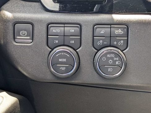 Used 2024 Chevrolet Silverado 2500 High Country w/ High Country Premium Package AWD/4WD image 21