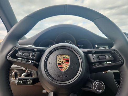 New 2026 Porsche Macan image 17