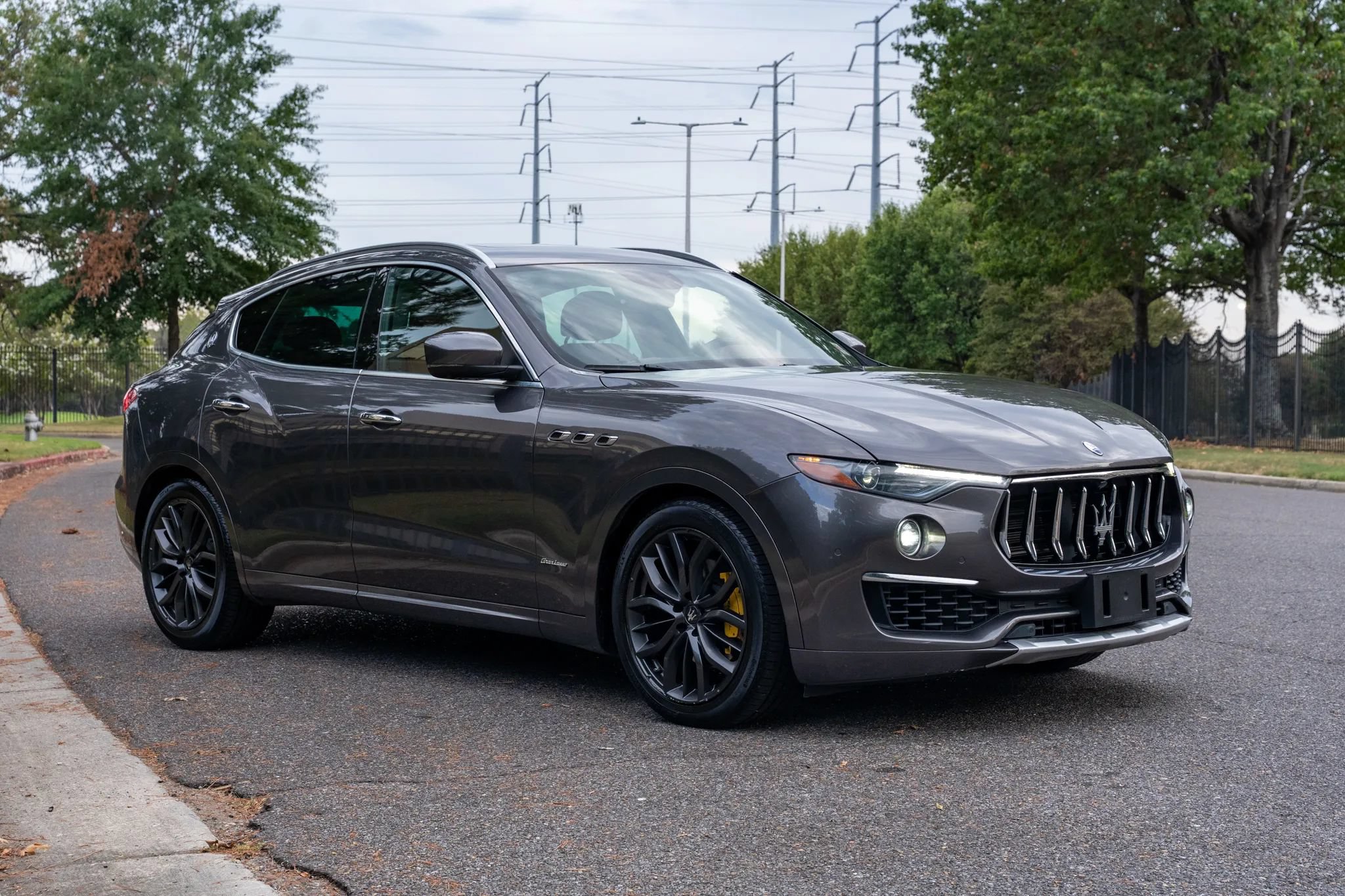 Used 2019 Maserati Levante GranLusso AWD/4WD image 4