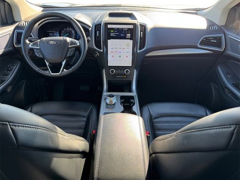 Certified 2024 Ford Edge SEL image 10