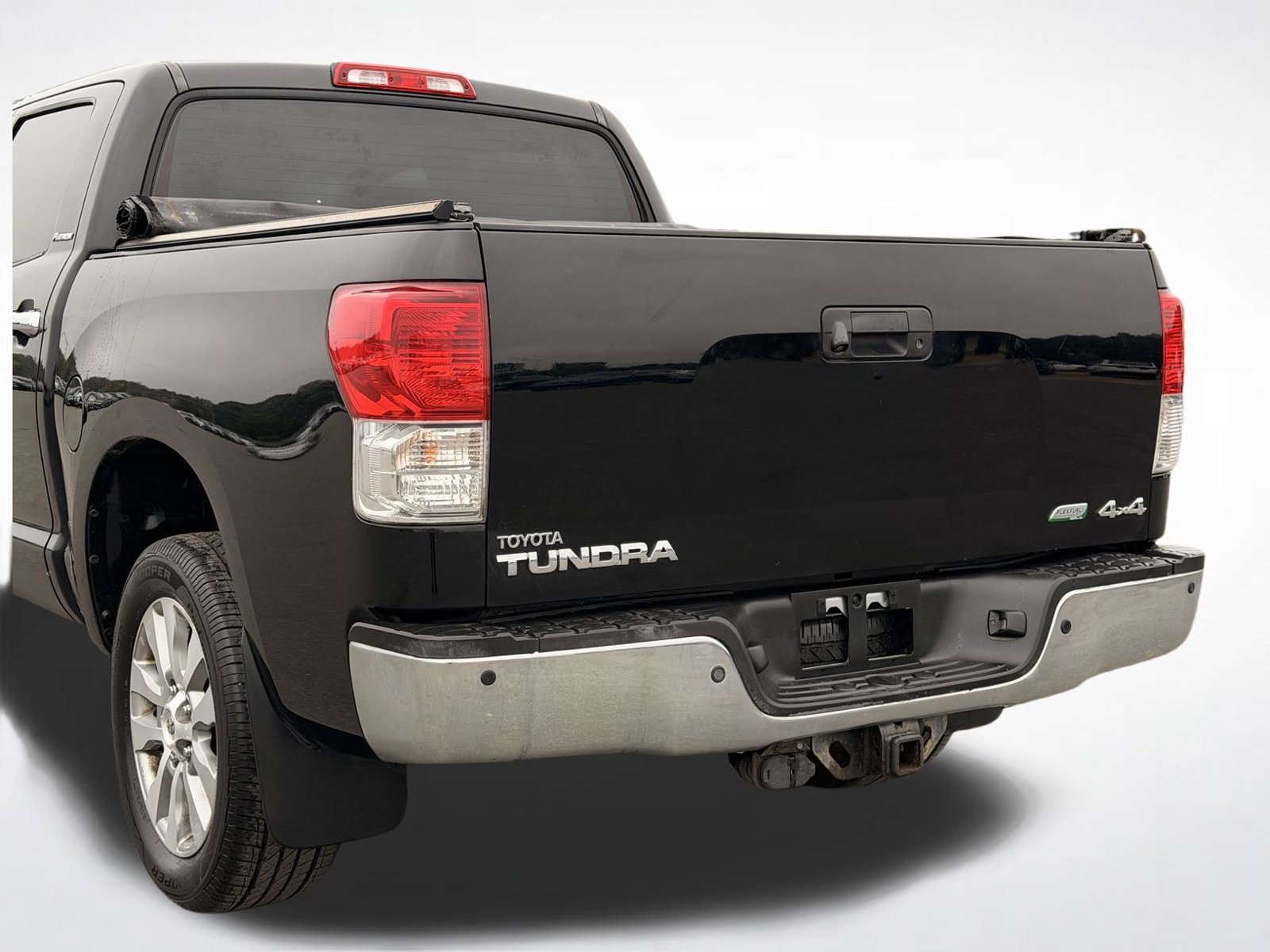 Used 2012 Toyota Tundra Limited w/ Platinum Pkg AWD/4WD image 3
